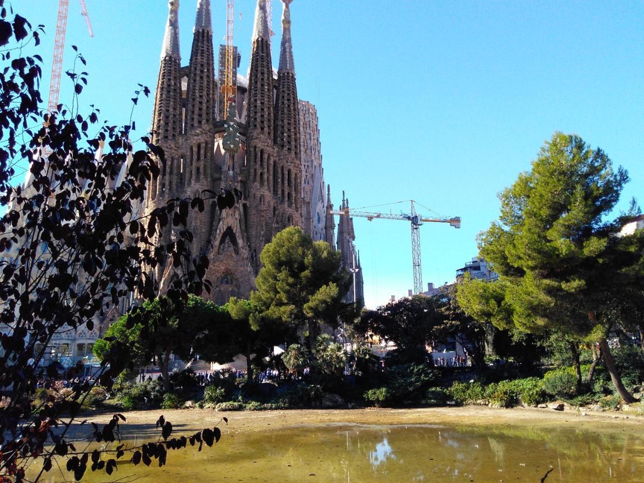 Gaudi Apartments Barcelona Exterior photo